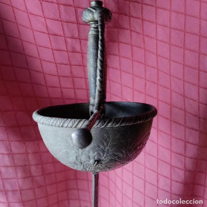 Militaria: Antigua espada de taza. Alrededor de 400 años de antigüedad. - Foto 4 - 328192218