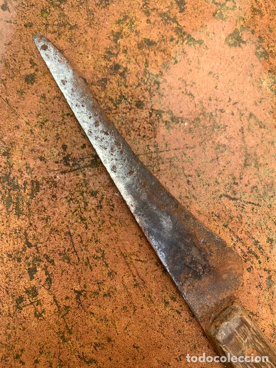 Militaria: Curioso cuchillo catalan. 23cms total. Mango de madera - Foto 2