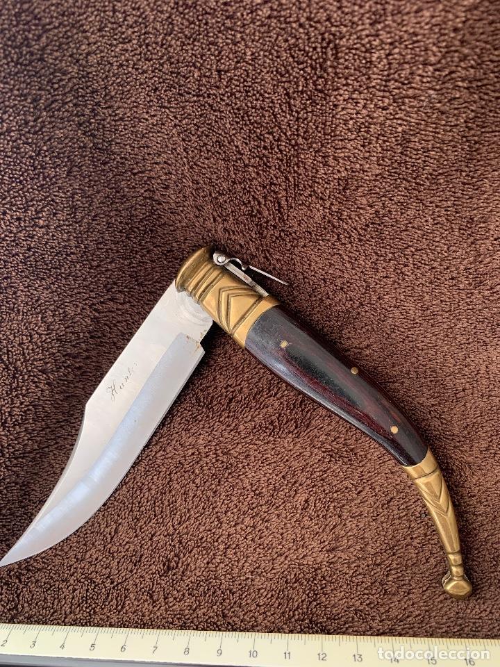 Militaria: CUCHILLO NAVAJA MANGO DE BRONCE Y MADERA 25 CMS - Foto 2