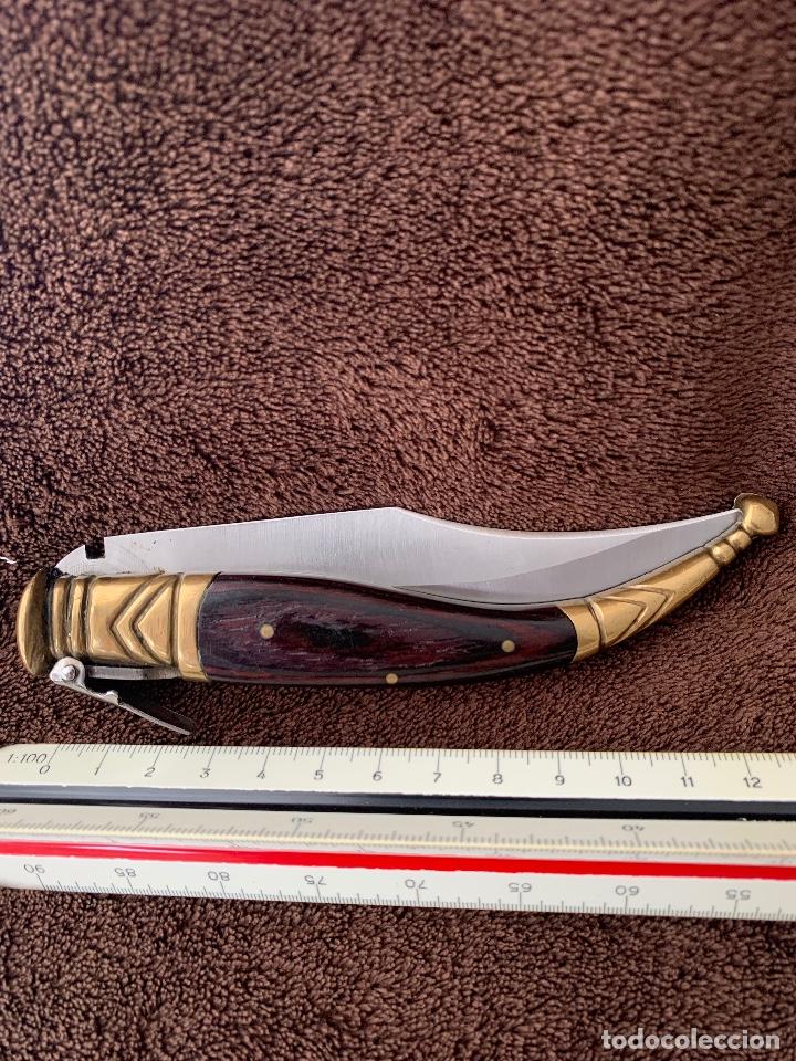 Militaria: CUCHILLO NAVAJA MANGO DE BRONCE Y MADERA 25 CMS - Foto 3