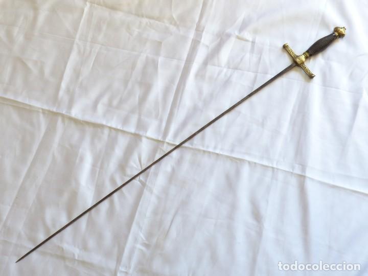 Militaria: ESPAD&Iacute;N ISABELINO DE OFICIAL DE INFANTER&Iacute;A Y OTROS CUERPOS. SOBRE 1843