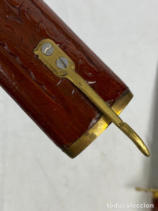 Militaria: CUCHILLO, MACHETE CON MANGO Y FUNDA EN MADERA 30 CM - Foto 2