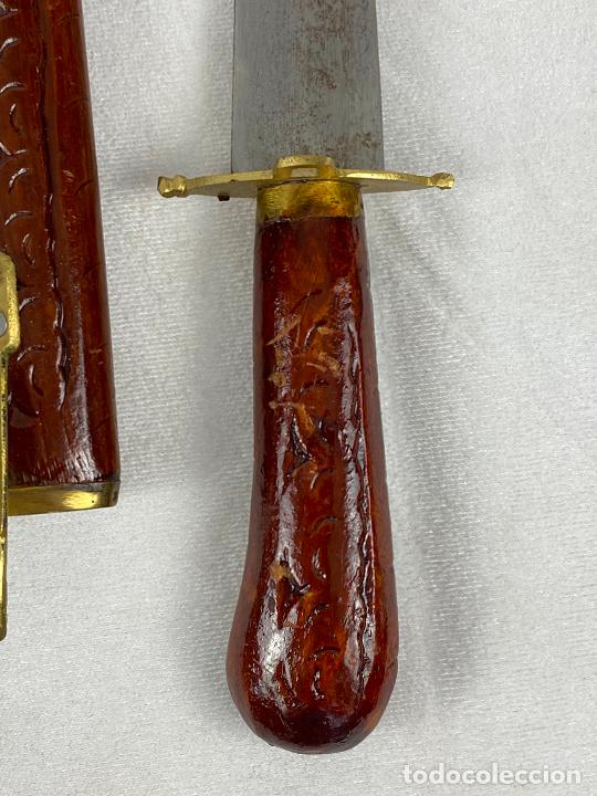 Militaria: CUCHILLO, MACHETE CON MANGO Y FUNDA EN MADERA 30 CM - Foto 3