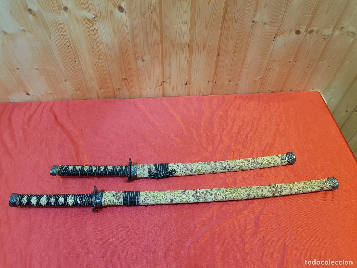 Militaria: PAREJA DE KATANAS CON FUNDA - Foto 1
