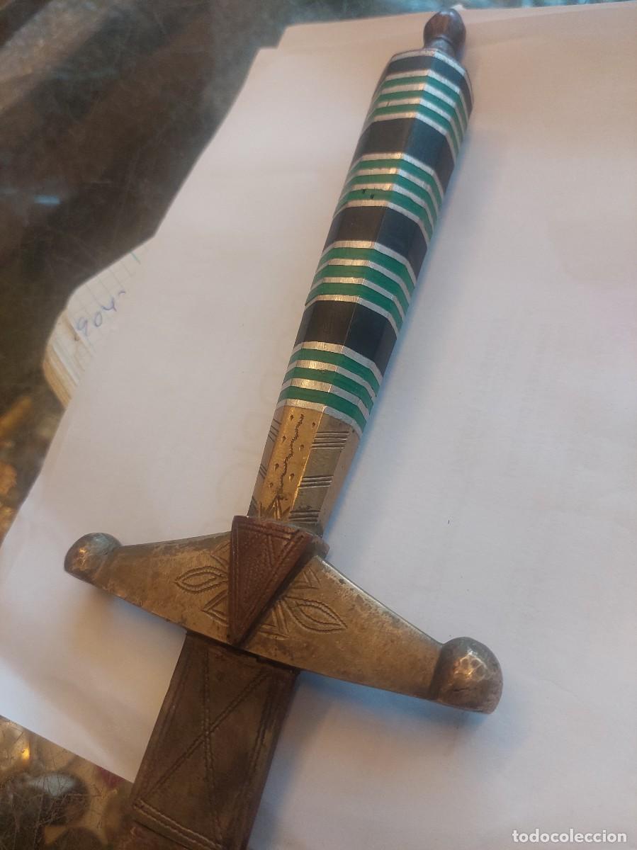 Militaria: Daga antigua con vaina - Foto 2