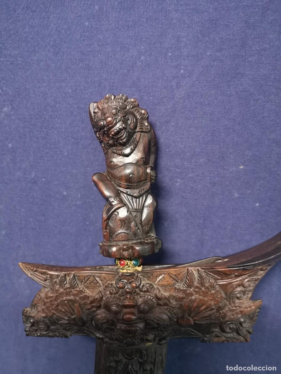 Militaria: KRIS INDONESIA EN MADERA - Foto 2