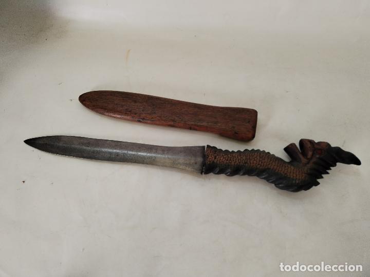 Militaria: machete con vaina de madera - Foto 3