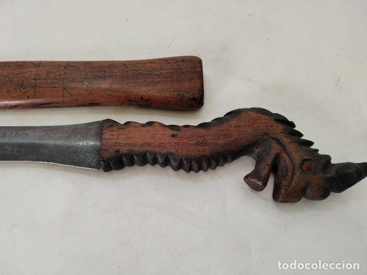 Militaria: machete con vaina de madera - Foto 4