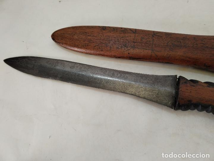 Militaria: machete con vaina de madera - Foto 5