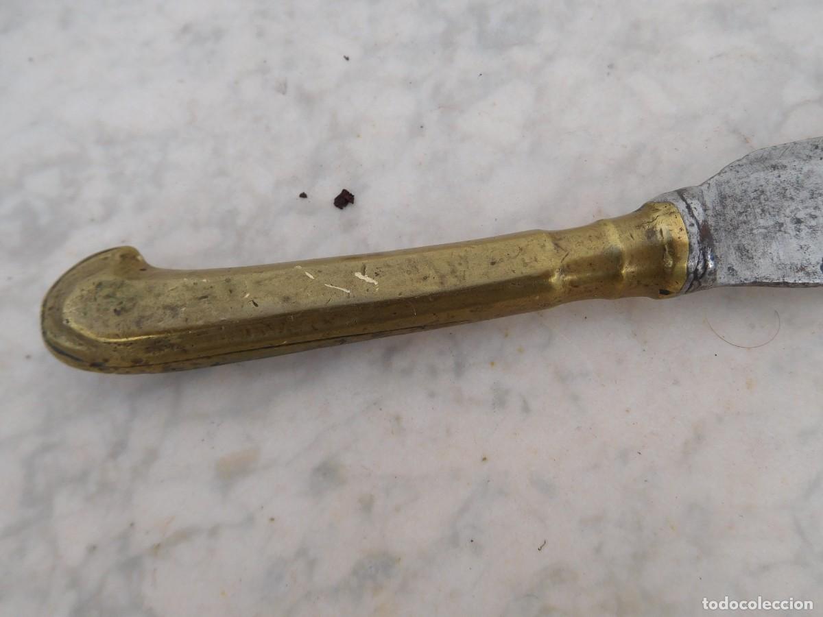 Militaria: Cuchillo antiguo con mango de bronce - Foto 7