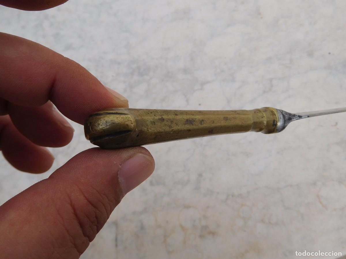 Militaria: Cuchillo antiguo con mango de bronce - Foto 9