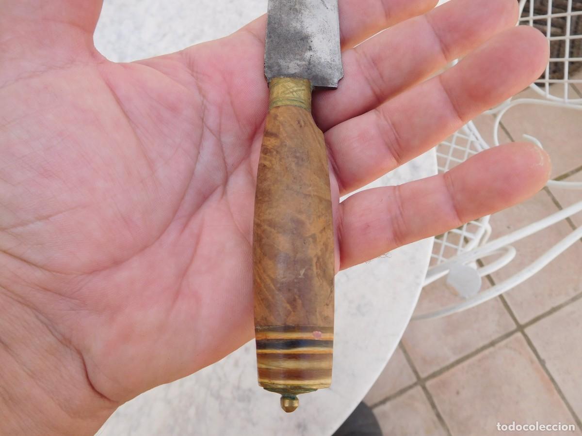 Militaria: Cuchillo antiguo con mango o cacha de madera - Foto 7