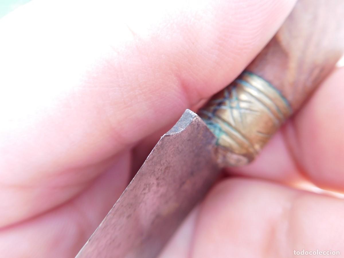 Militaria: Cuchillo antiguo con mango o cacha de madera - Foto 13