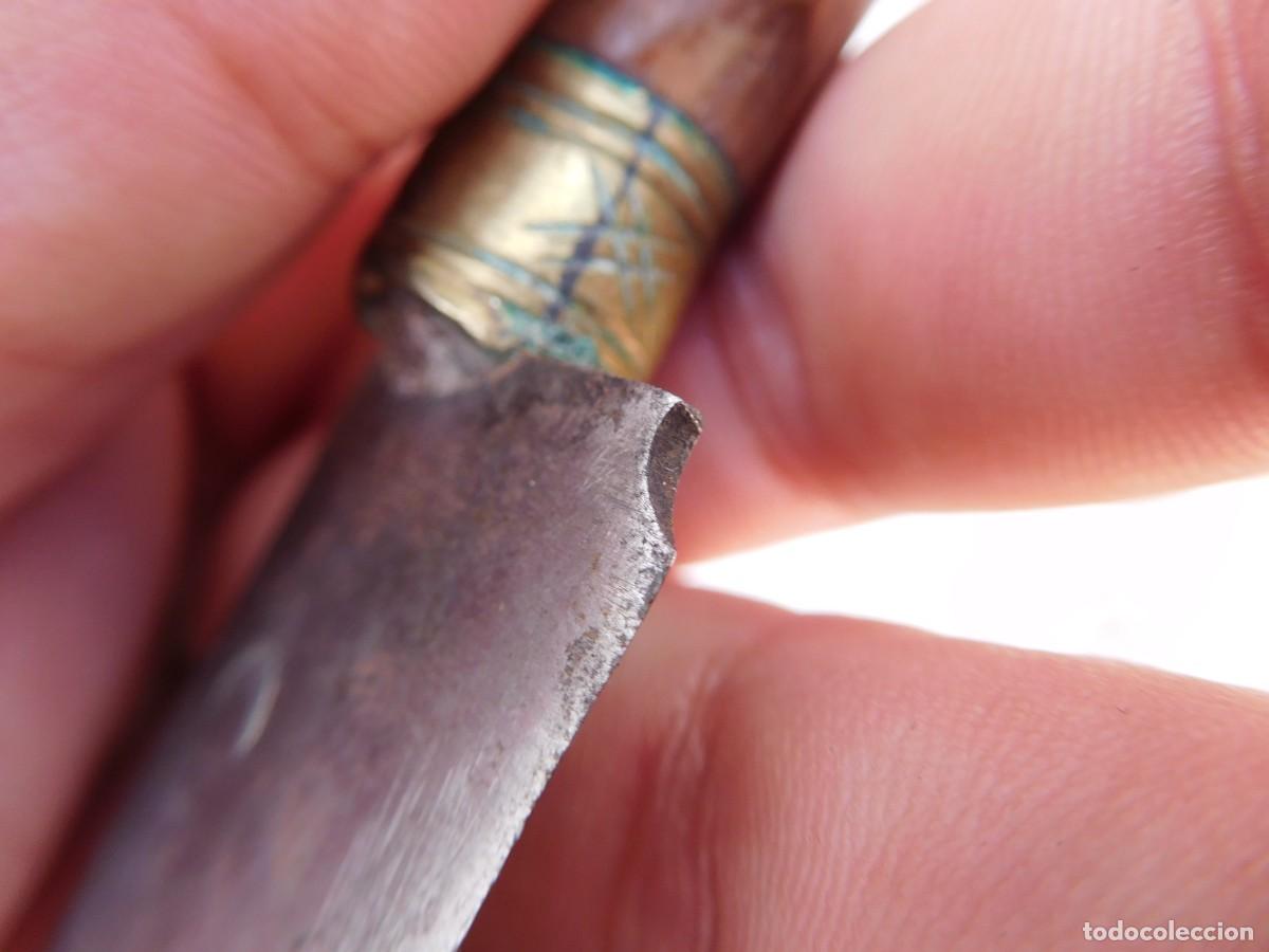 Militaria: Cuchillo antiguo con mango o cacha de madera - Foto 15