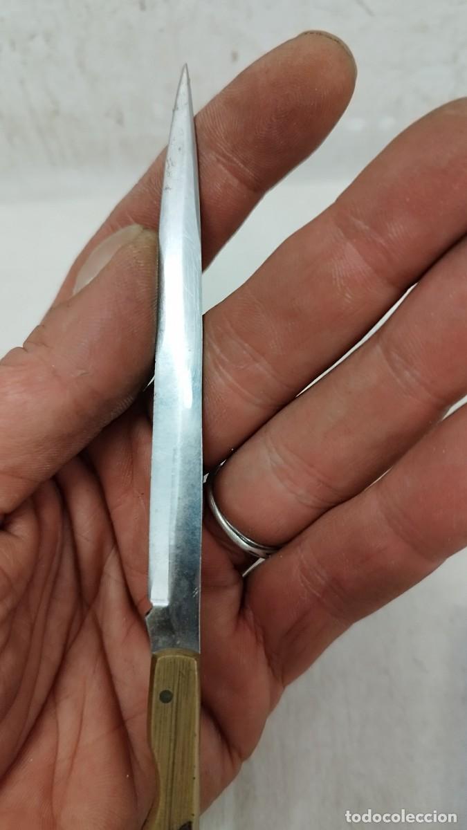 Militaria: Antigua navaja con mango de bronce y madera - Foto 5