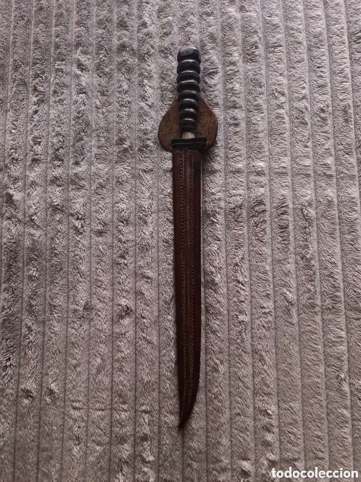 Militaria: PU&Ntilde;AL CON FUNDA DE PIEL - Foto 1