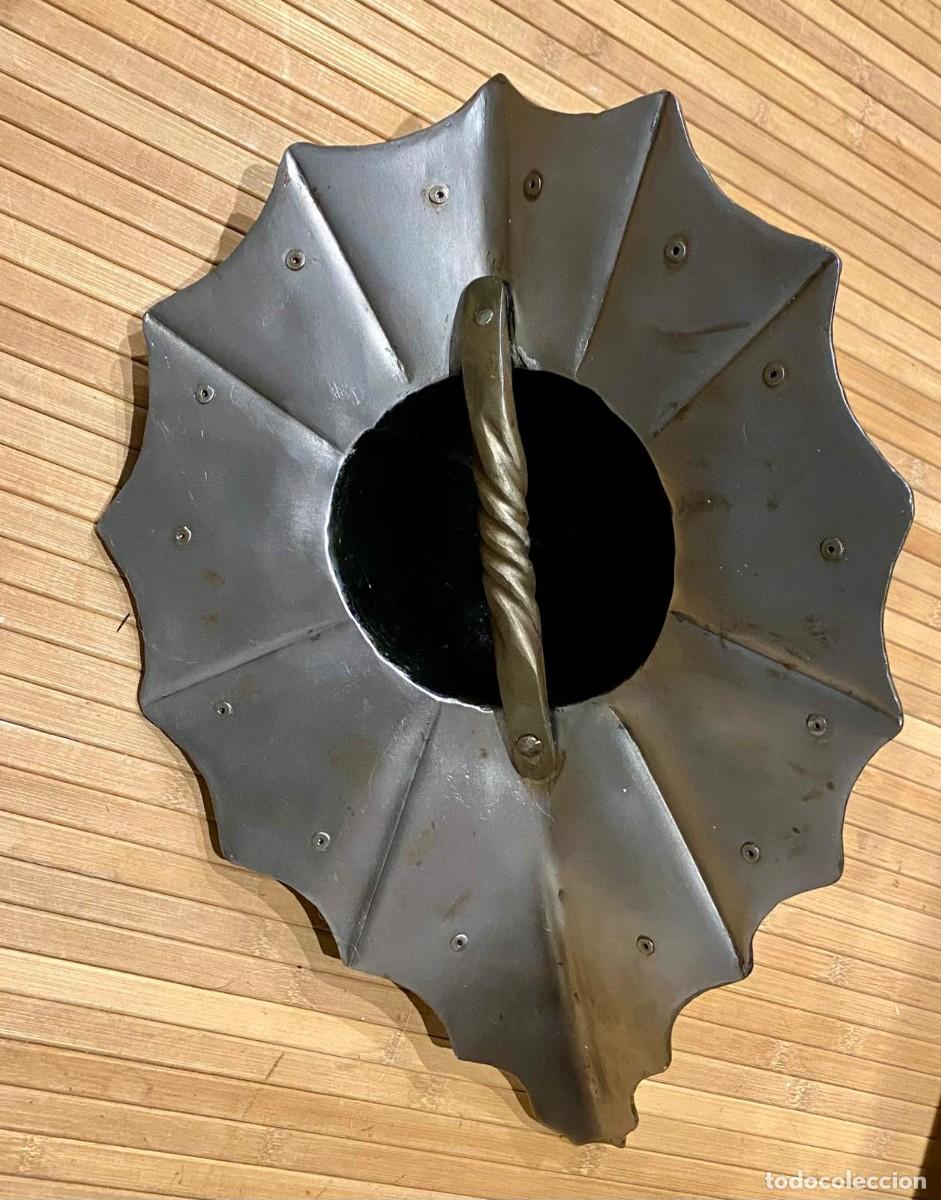Militaria: ESCUDO DE ESGRIMA MEDIEVAL - Foto 2