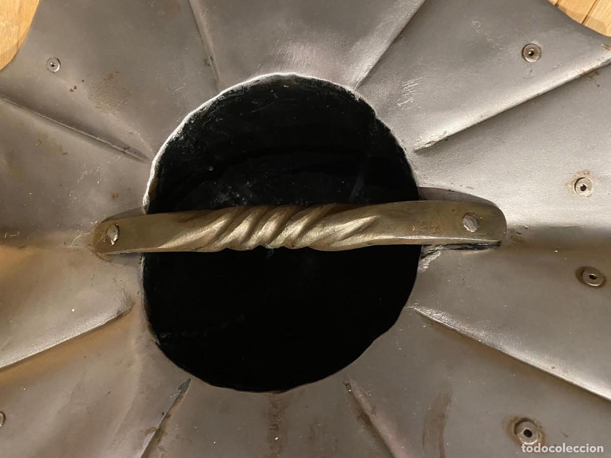 Militaria: ESCUDO DE ESGRIMA MEDIEVAL - Foto 3