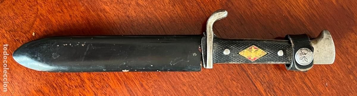 Militaria: Cuchillo de Falange, &eacute;poca de Guerra Civil, versi&oacute;n del cuchillo de &laquo;Hitler Jugend&raquo;. cachas con esc