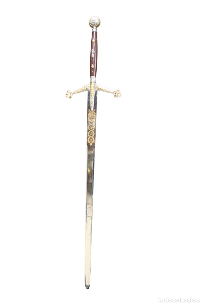 Militaria: ESPADA EMPU&Ntilde;ADURA MADERA - Foto 1