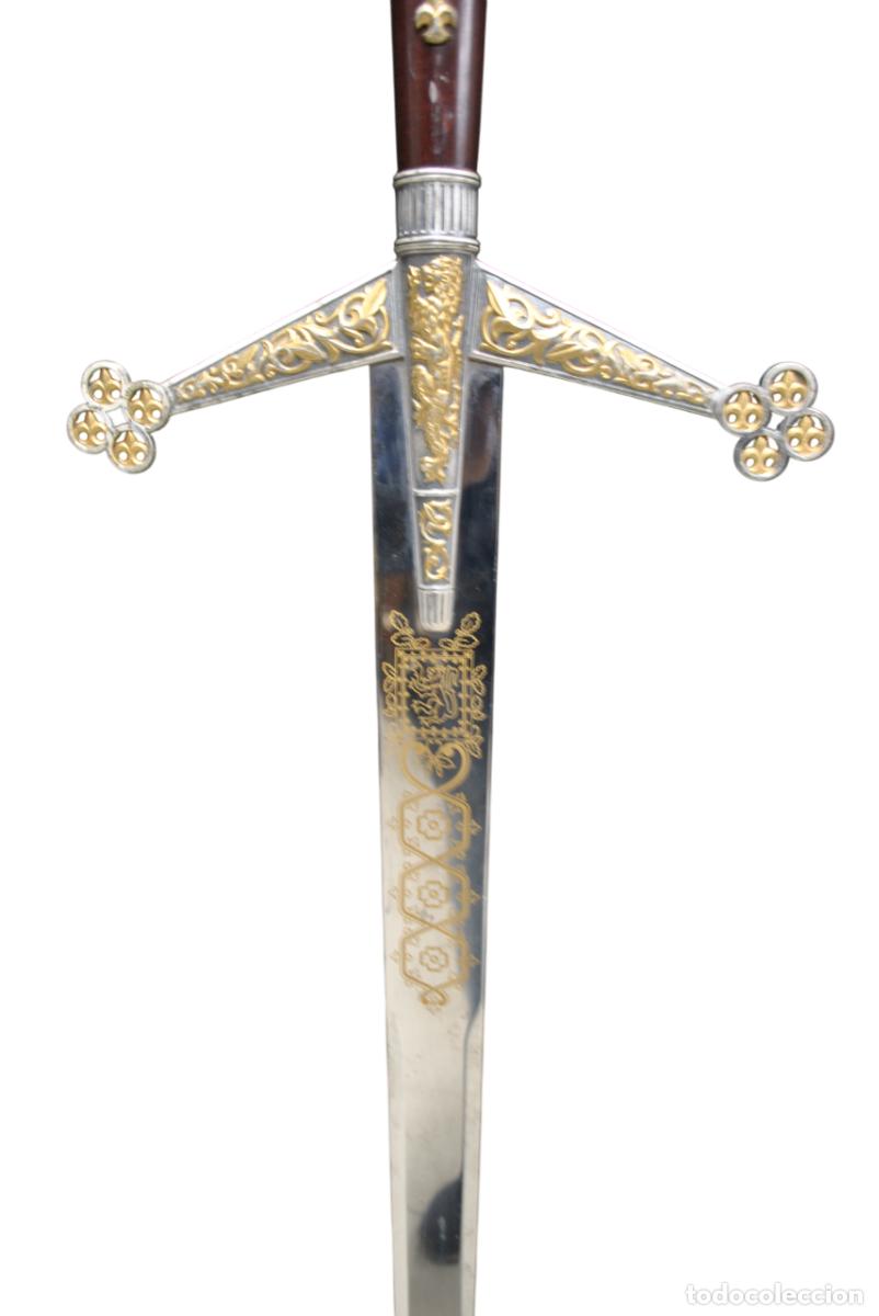 Militaria: ESPADA EMPU&Ntilde;ADURA MADERA - Foto 2