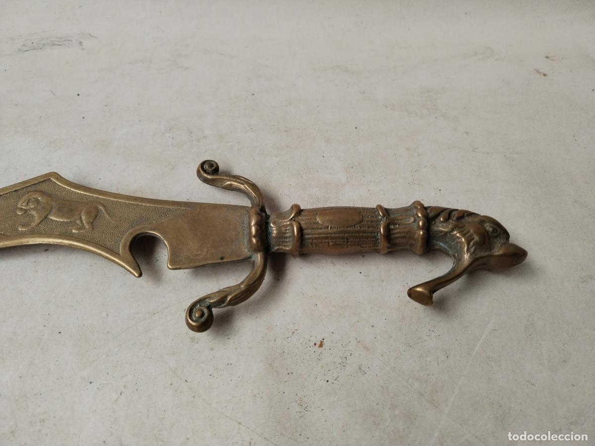 Militaria: vintage daga leon de bronce - Foto 3