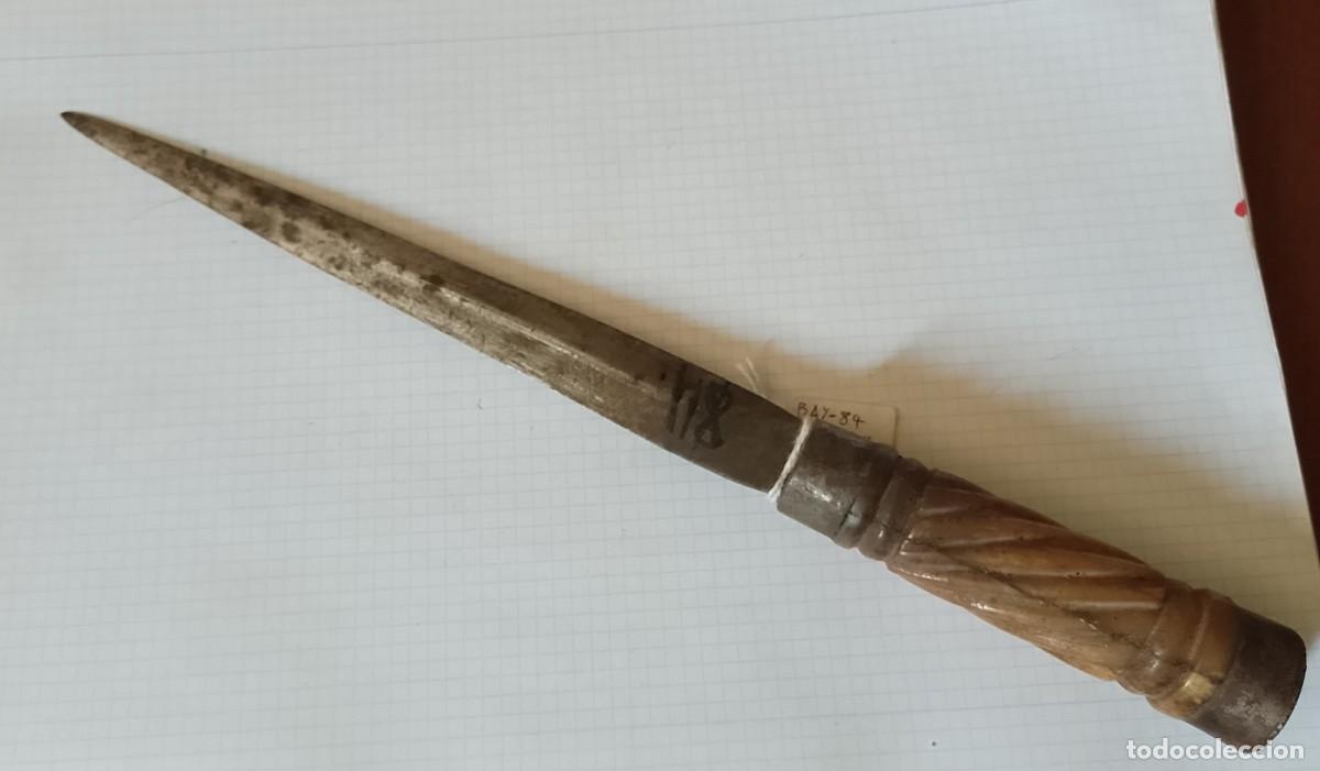 Militaria: Cuchillo antiguo, 32 cms longitud total - Foto 2