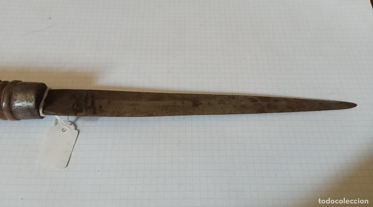 Militaria: Cuchillo antiguo, 32 cms longitud total - Foto 3