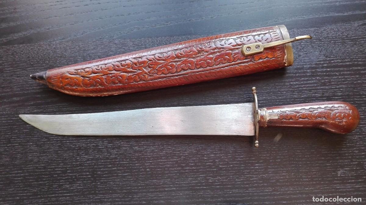 Militaria: Cuchillo hind&uacute; con funda - Foto 1