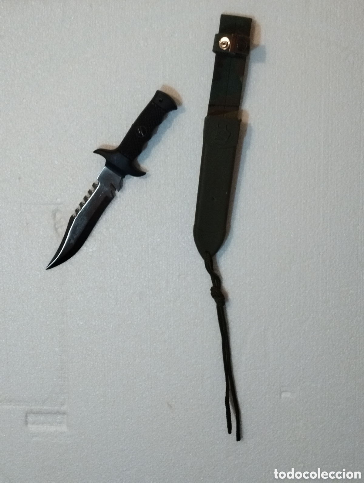 Militaria: CUCHILLO DE SUPERVIVENCIA - Foto 1