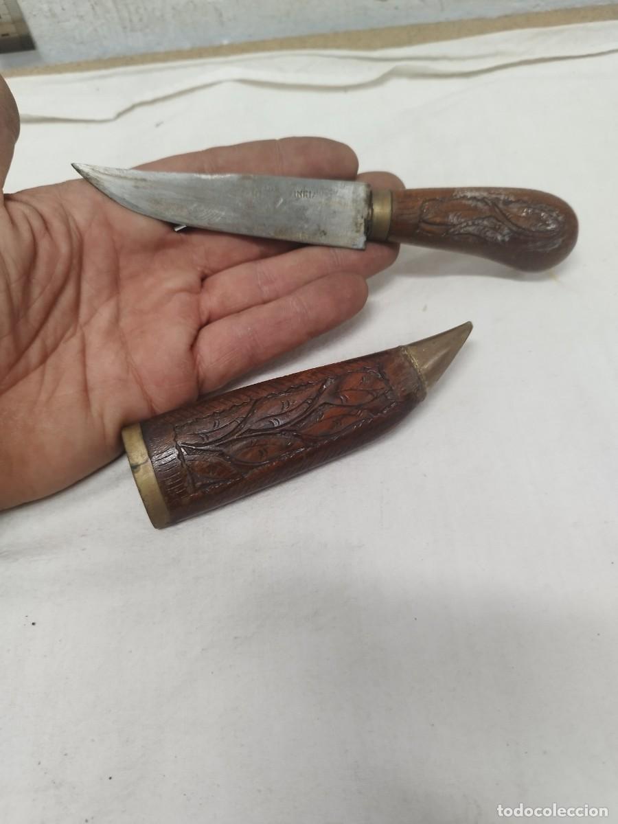 Militaria: Antiguo cuchillo de la india, de madera. - Foto 1