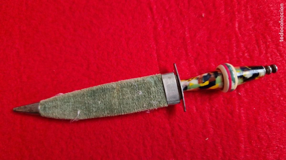 Militaria: Cuchillo miniatura de Albacete celuloide - Foto 3