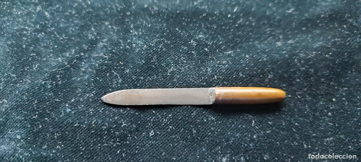 Militaria: Antiguo peque&ntilde;o cuchillo hecho con una bala o proyectil
