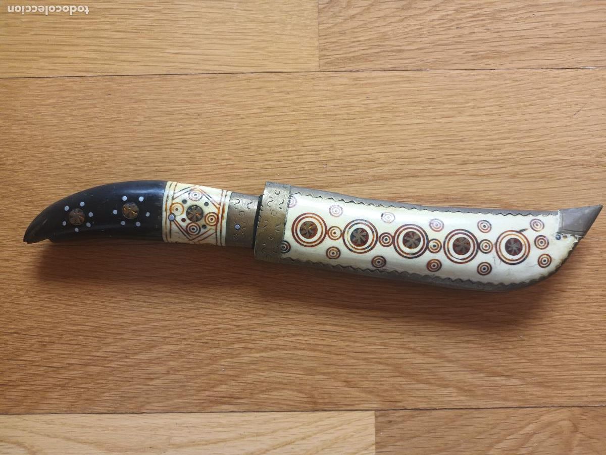 Militaria: DAGA PU&Ntilde;AL CUCHILLO AFRICANO, TURCO? Hoja con trabajo dibujo.