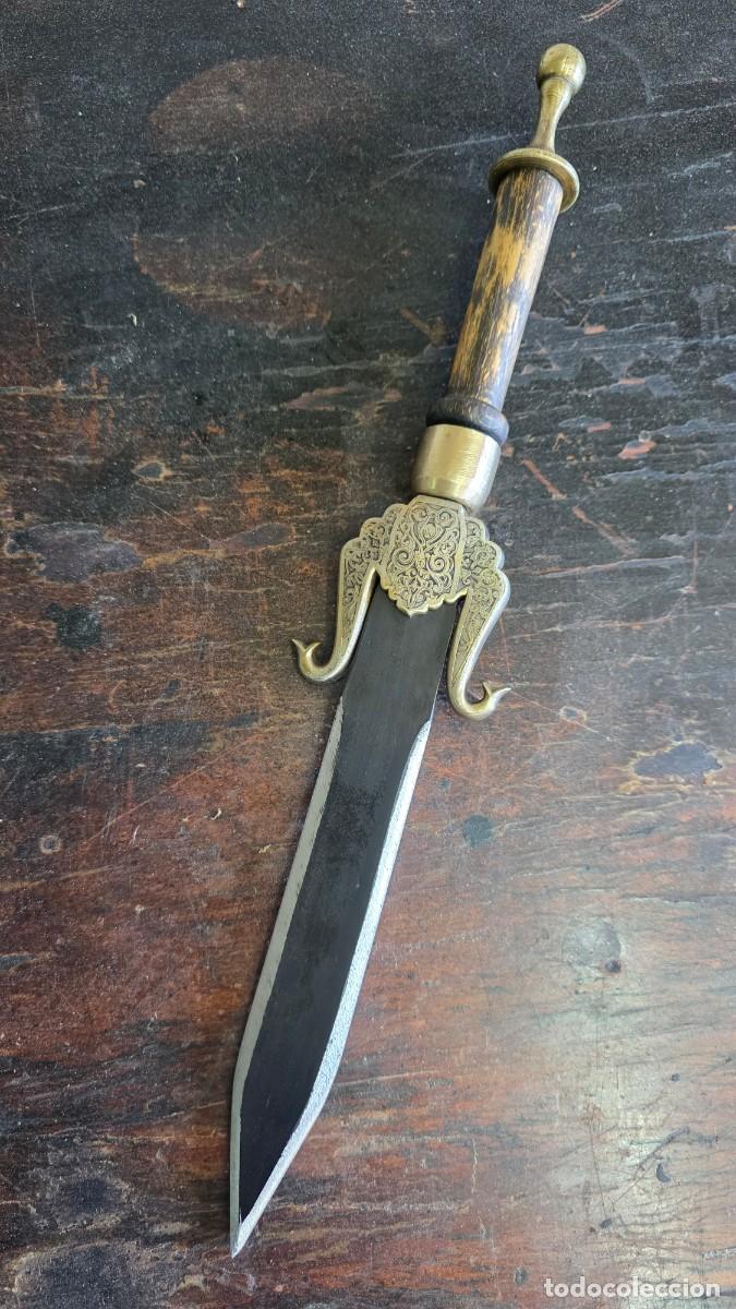Militaria: Pu&ntilde;al de origen otomano - Foto 1