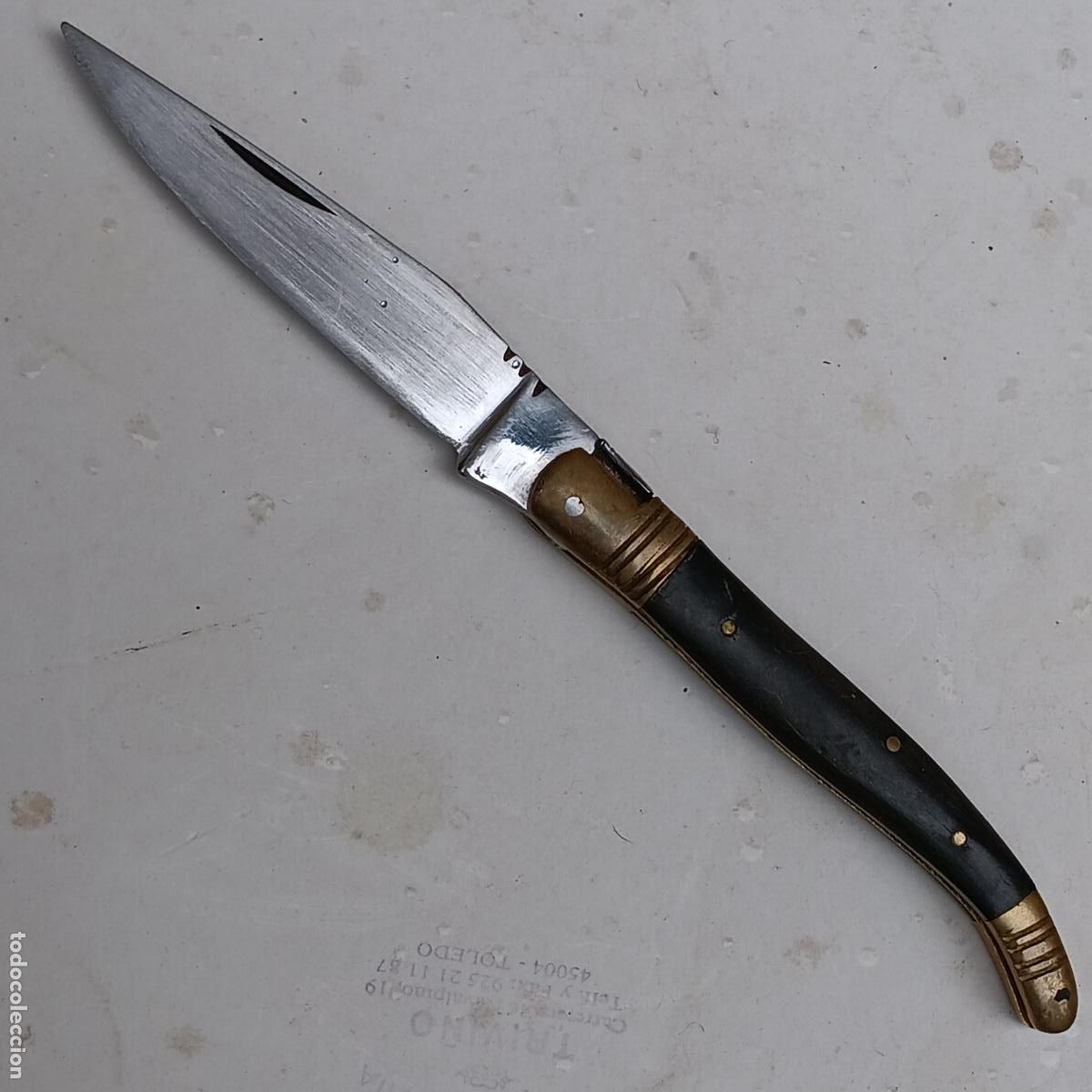 Militaria: NAVAJA EN ACERO Y BRONCE.