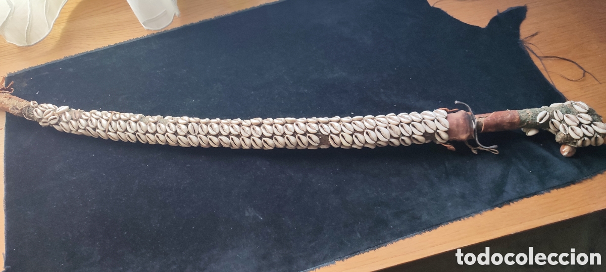 Militaria: G an espada o sable recto Flisa argelina hoja acero grabada mango y funda con conchas de cauri