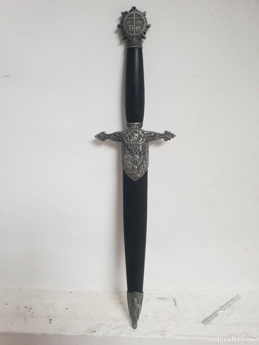 Militaria: Pu&ntilde;al de los templarios hoja acero