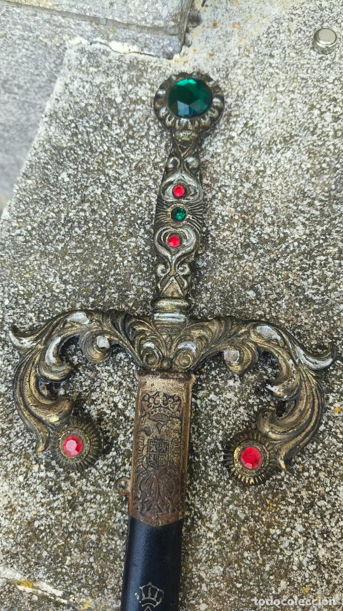 Militaria: Dague orn&eacute;e de pierre toledo