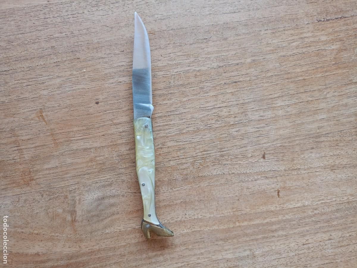 Militaria: NAVAJA DE ALBACETE. FORMA DE PIERNA CON BOTA. A&Ntilde;OS 80.