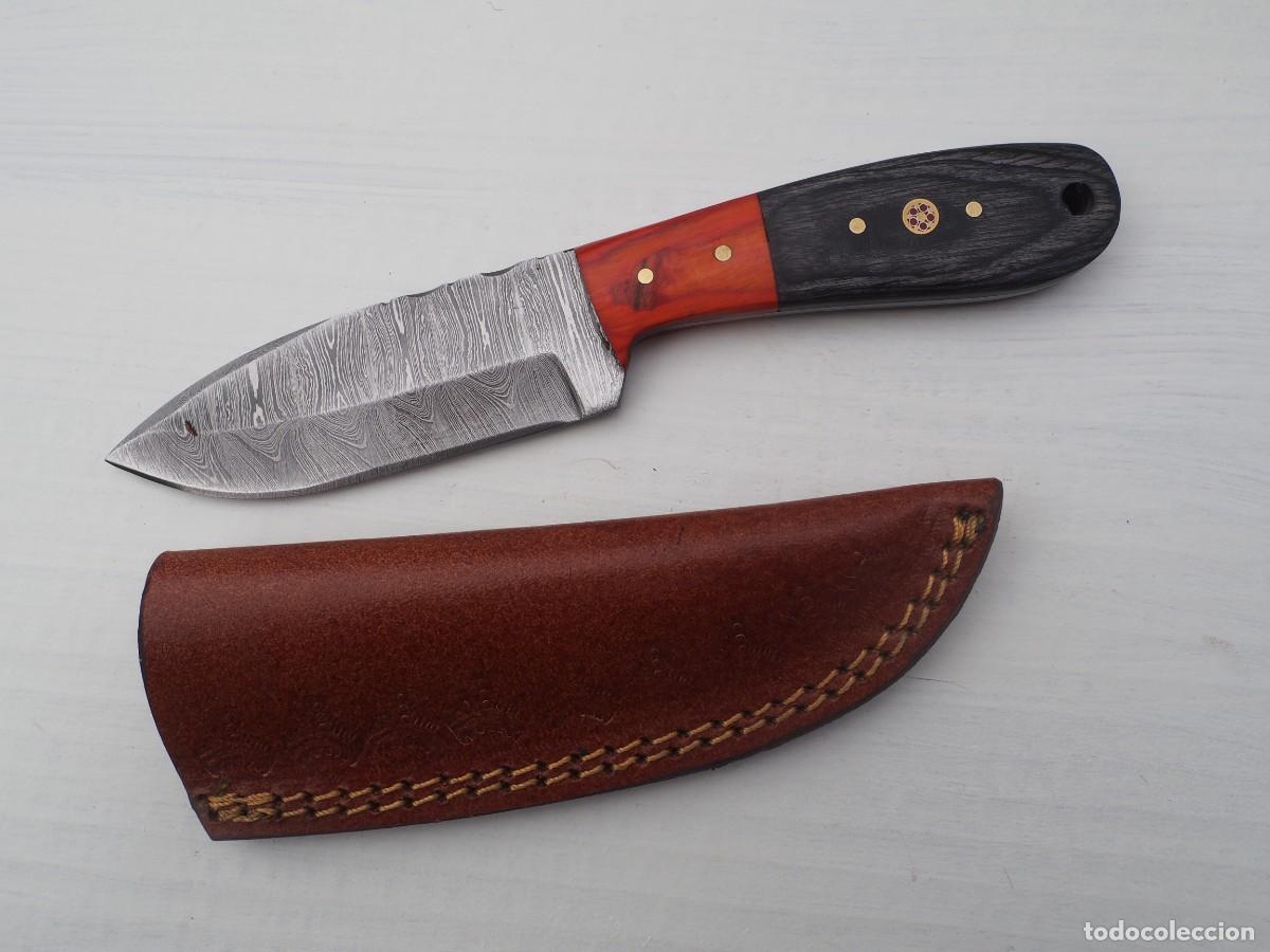 Military Antiques: Cuchillo de acero de Damasco