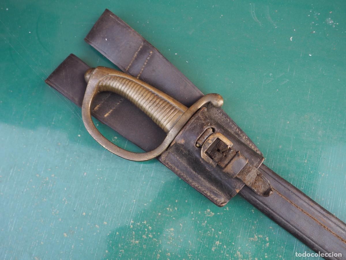 Militaria: Sable briquet antiguo europeo siglo XIX con vaina original