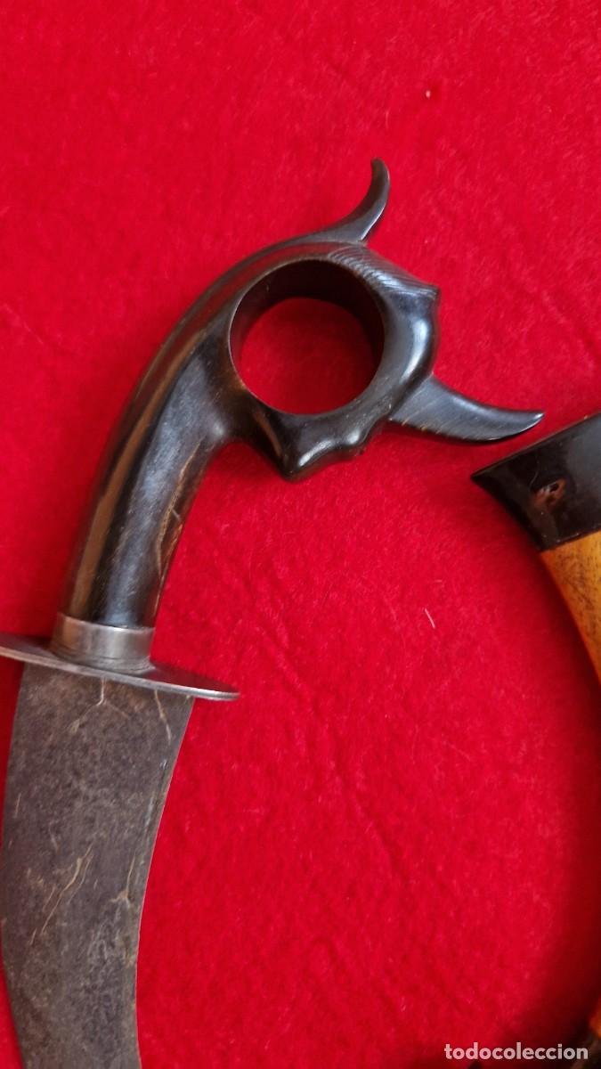 Militaria: Antiguo karambit, daga tradicional del sudeste asi&aacute;tico cuchillo