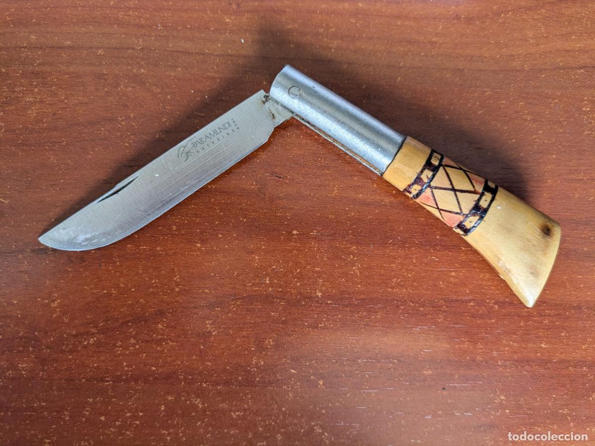 Militaria: Navaja Taramundi madera de cerezo. Asturias.