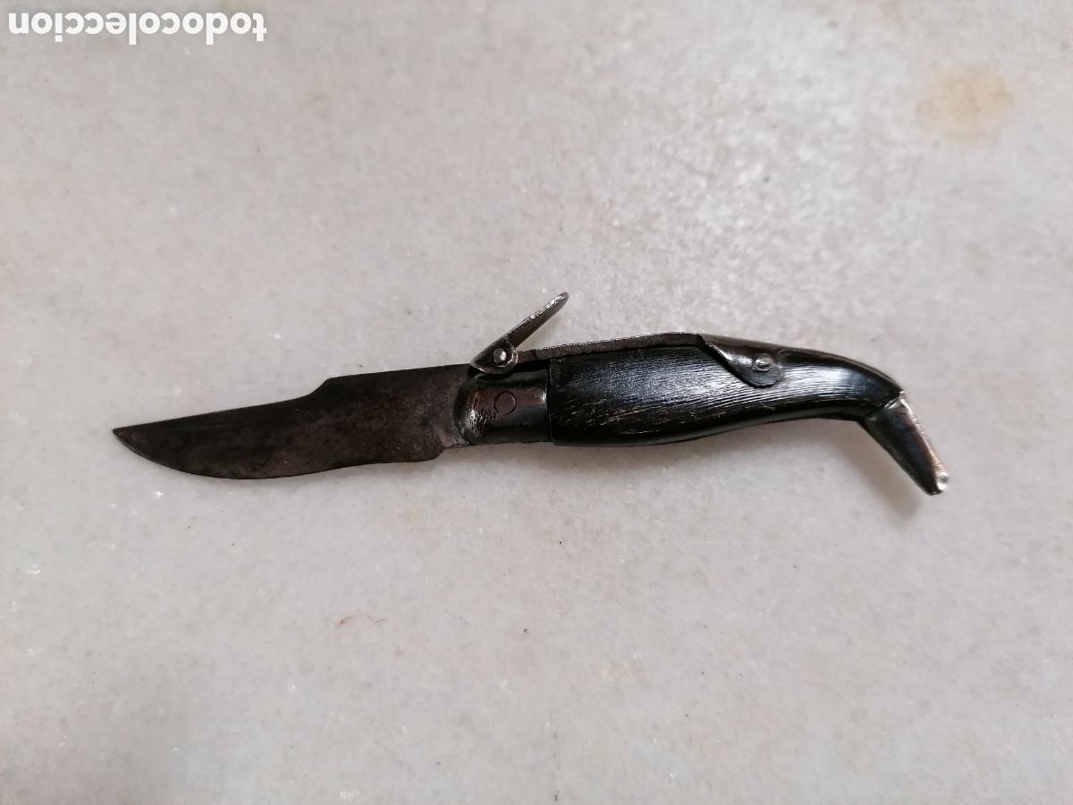 Militaria: Navaja miniatura de muelles