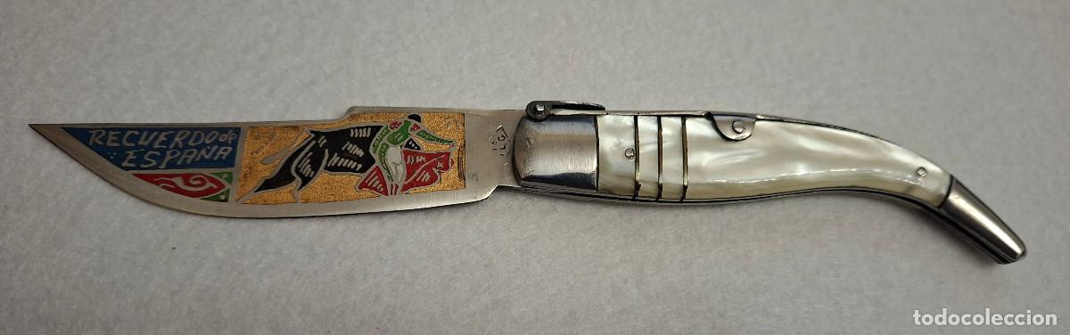 Militaria: Navaja con pase de toros.