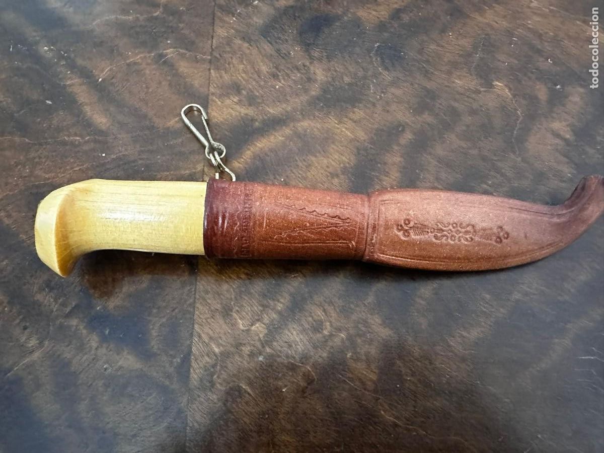 Militaria: ANTIGUO PUUKKO - FINLANDIA - CUCHILLO - IISAKKI J&Auml;RVENP&Auml;&Auml; (KAUHAVA) - FUNDA DE CUERO TRADICIONAL