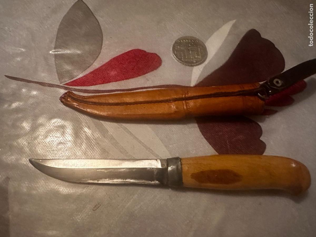 Militaria: : ANTIGUO CUCHILLO FINLANDIA PUUKKO - MANGO GRABADO CON ALCE - FUNDA CUERO