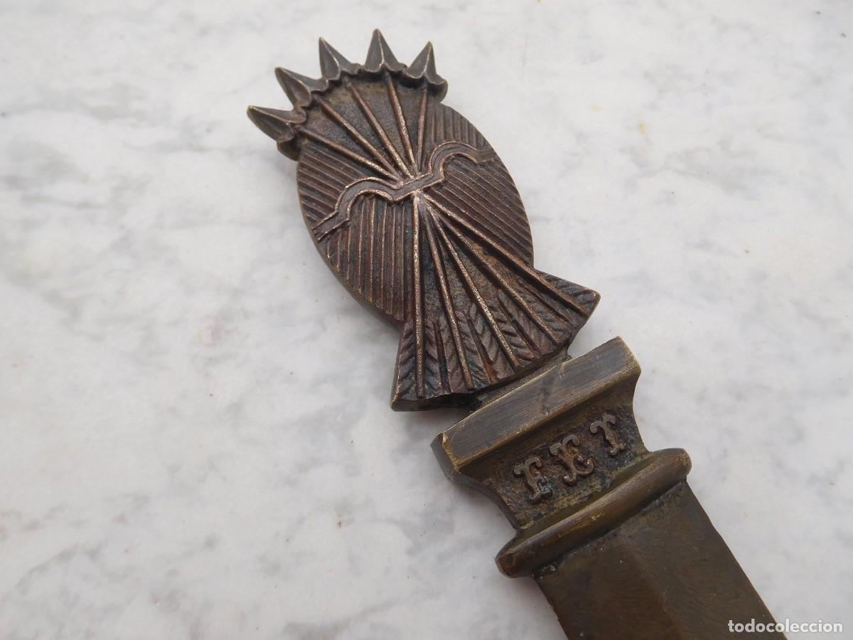 Militaria: Abrecartas antiguo de bronce Falange espa&ntilde;ola JONS FET