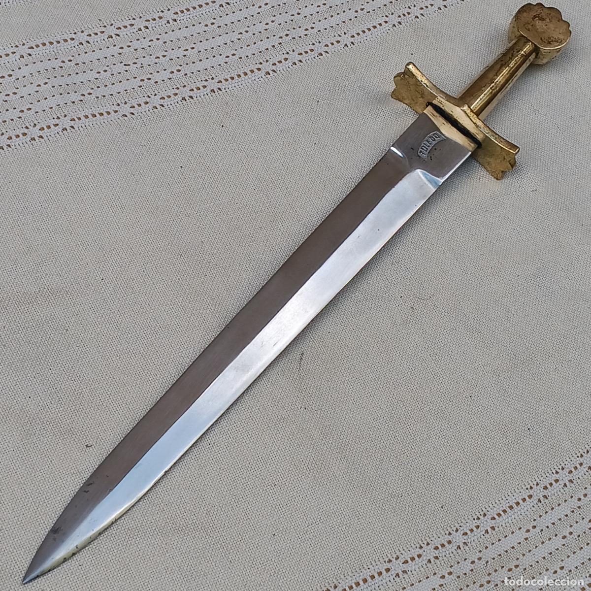 Militaria: ESPADA CORTA DE TOLEDO- FORJADA EN ACERO Y EMPU&Ntilde;ADURA EN BRONCE.
